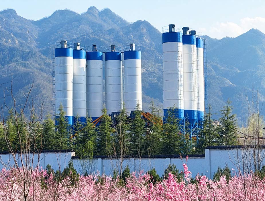 Stationary concrete batching plant