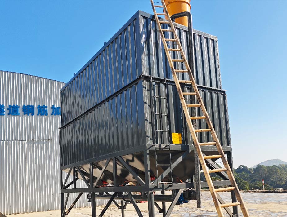 Horizontal cement silo