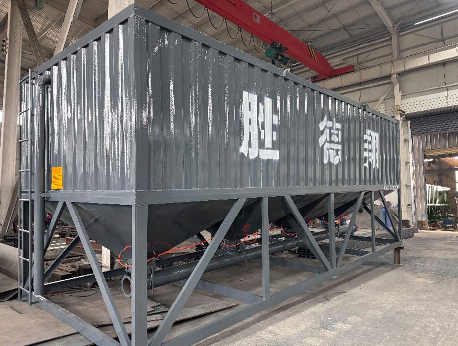 Horizontal cement silo